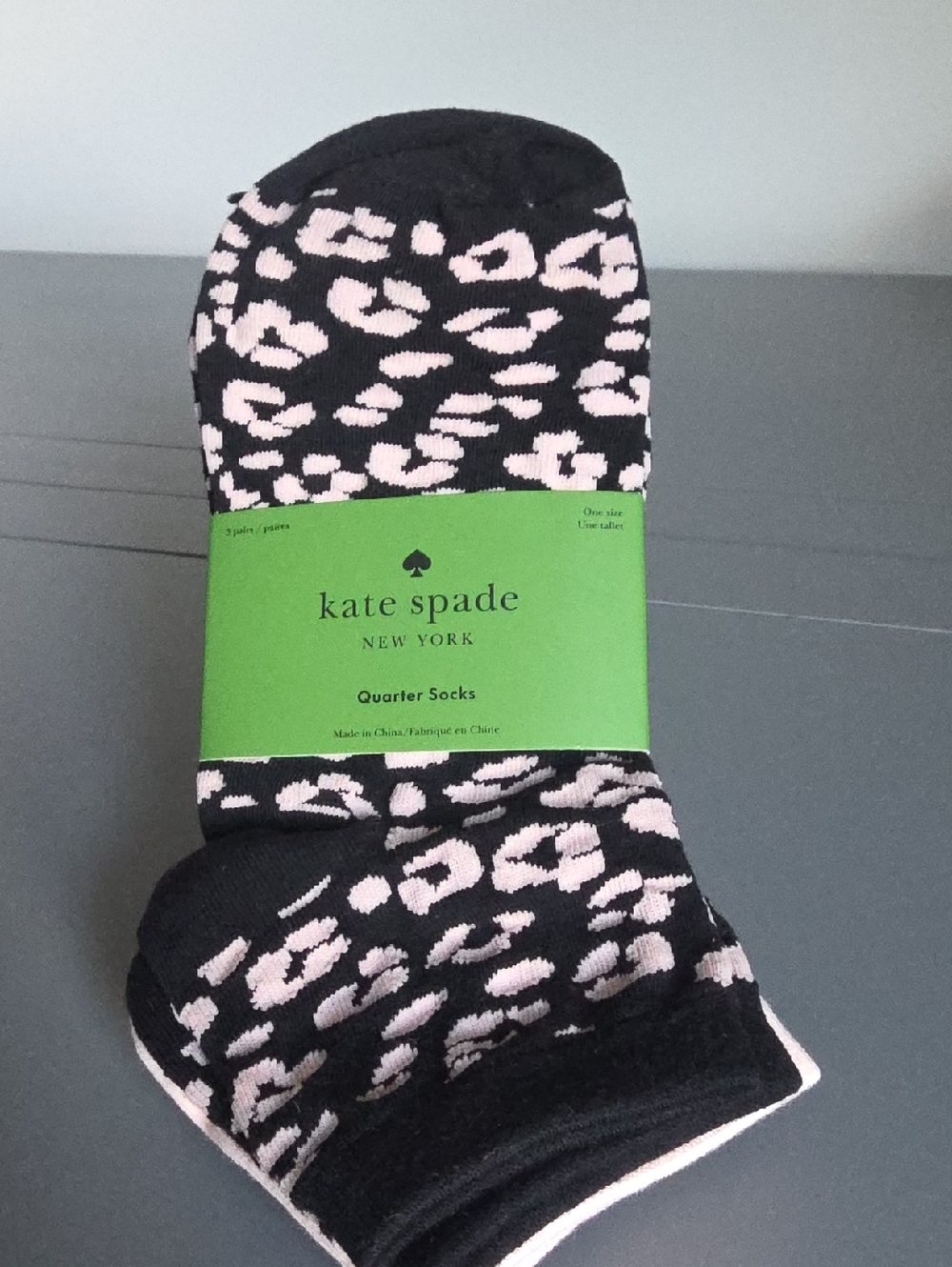 KATE SPADE New York Black and Light Pink Leopard Quarter Socks, 1 Pack of 3